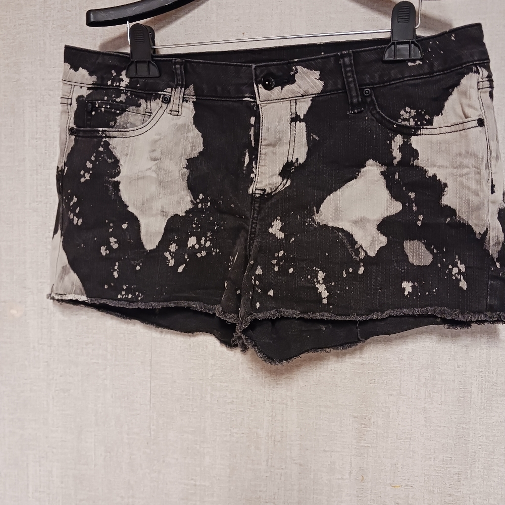 Lovesick Shorts Size 15 - Picture 4 of 4